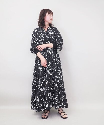 ZMEEE09136  フラワープリントフレアワンピース