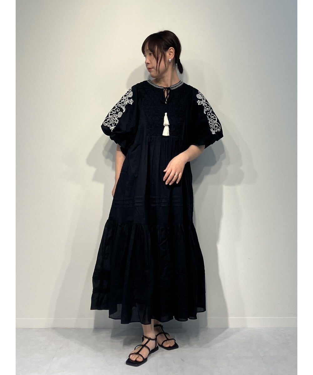 ZMEHB34170 al'aise modulation バルーンスリーブ刺繍ポイントワンピース