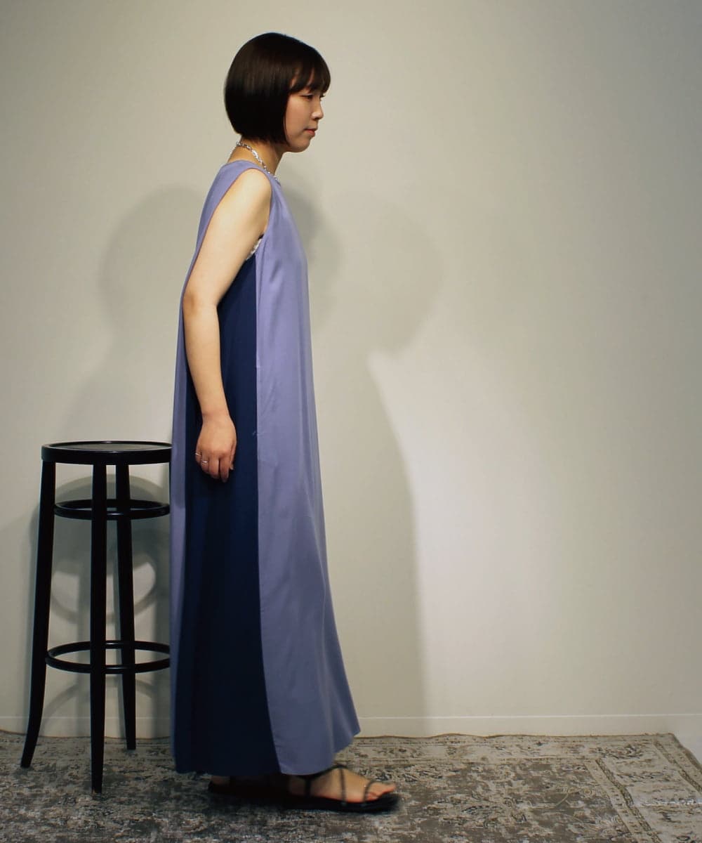 ZMEHB44128 al'aise modulation(アレーズモジュレーション) 配色切り替えスリーブレスワンピース ライトブルー