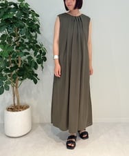 ZMEIB61099 al'aise modulation(アレーズモジュレーション) 【洗える/接触冷感】タックノースリーブワンピース カーキ