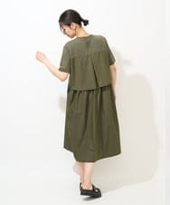 ZMEIB67168 al'aise modulation(アレーズモジュレーション) バックレイヤーワンピース カーキ