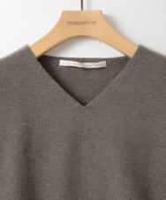 ZMFAE33079 al'aise modulation(アレーズモジュレーション) 【洗える】ミニマルVネックニットプルオーバー ベージュ