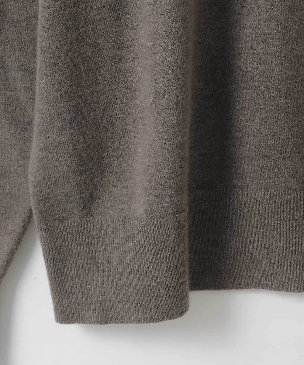 ZMFAE33079 al'aise modulation(アレーズモジュレーション) 【洗える】ミニマルVネックニットプルオーバー ベージュ