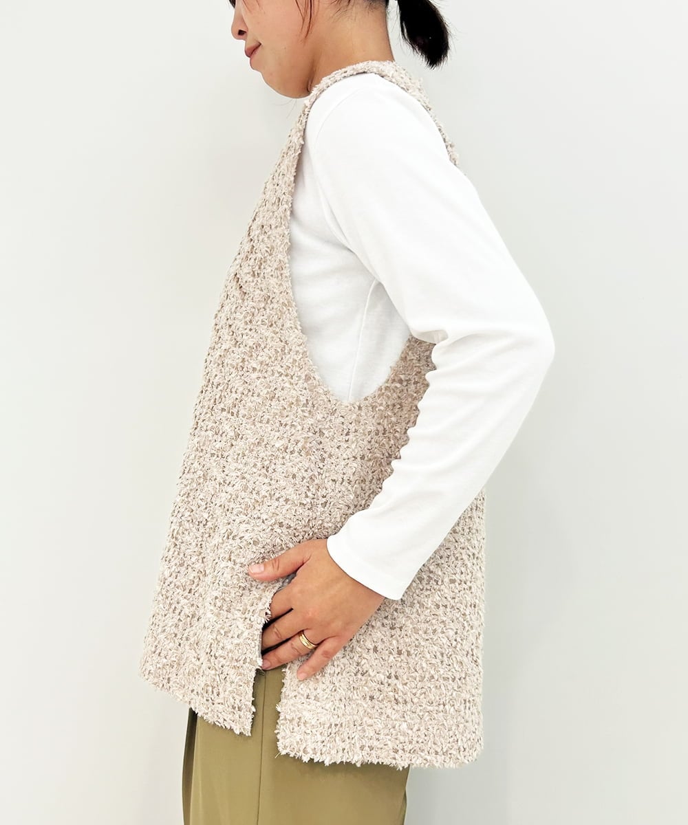 ZMFAE42140 al'aise modulation(アレーズモジュレーション) テープヤーンVネックベスト アイボリー