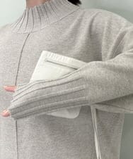 ZMFAE80089 al'aise modulation(アレーズモジュレーション) 異素材ポケットニットプルオーバー ベージュ