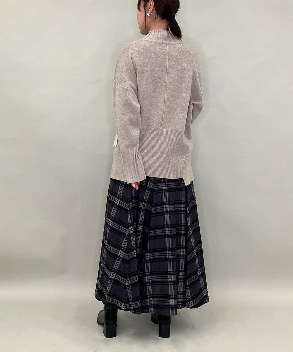 ZMFAE80089 al'aise modulation(アレーズモジュレーション) 異素材ポケットニットプルオーバー ベージュ