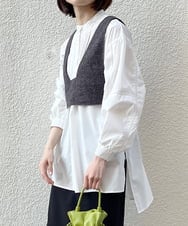 ZMFAW62168 al'aise modulation(アレーズモジュレーション) 【セットアイテム】クロップド ベスト＆バンドカラーブラウス チャコール×ホワイト