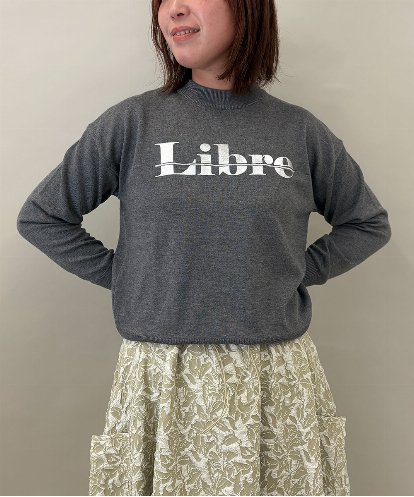 ZMFCE10063 al'aise modulation メタルロゴ刺繍ニットプルオーバー