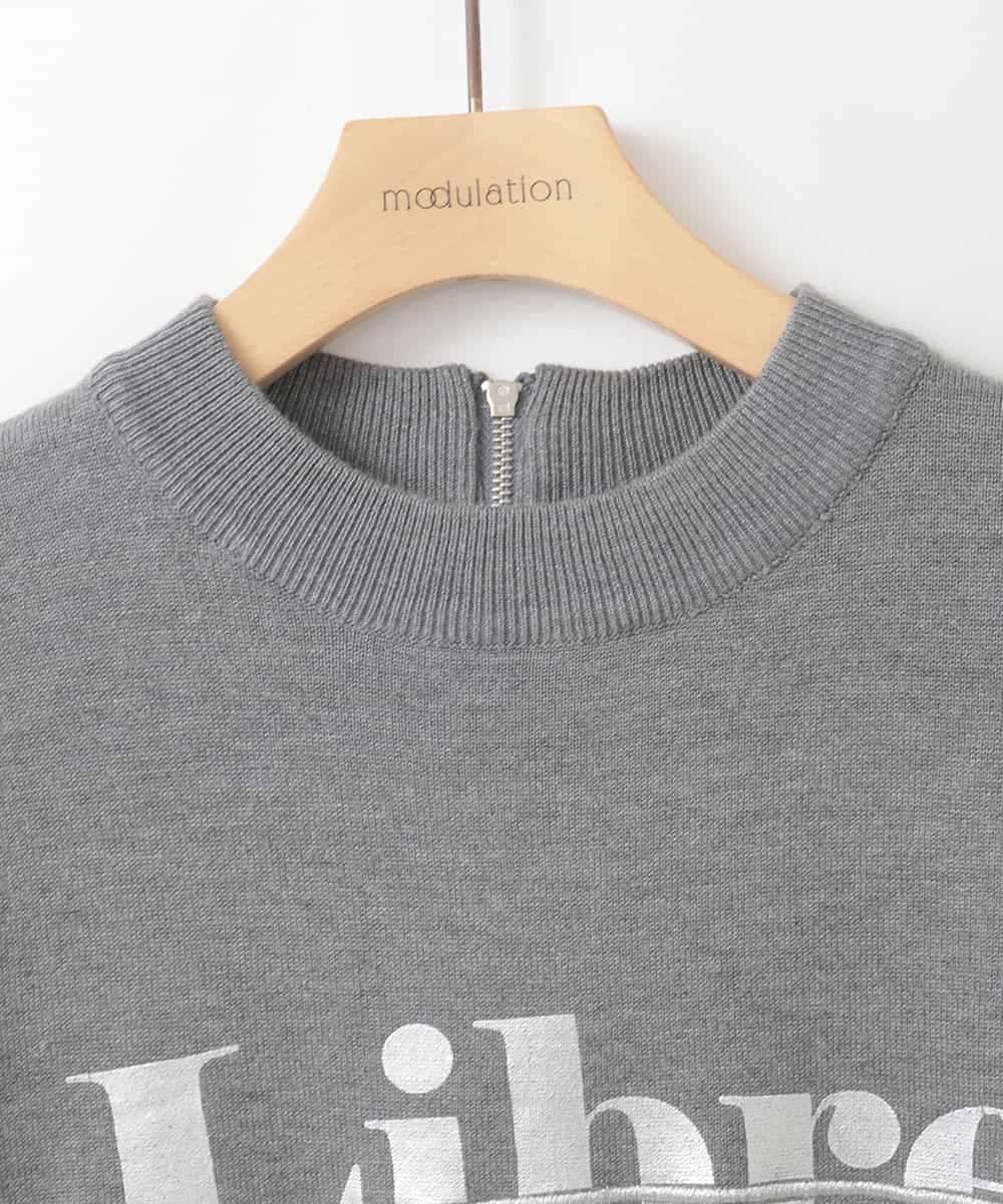 ZMFCE10063 al'aise modulation(アレーズモジュレーション) メタルロゴ刺繍ニットプルオーバー ダークグレー