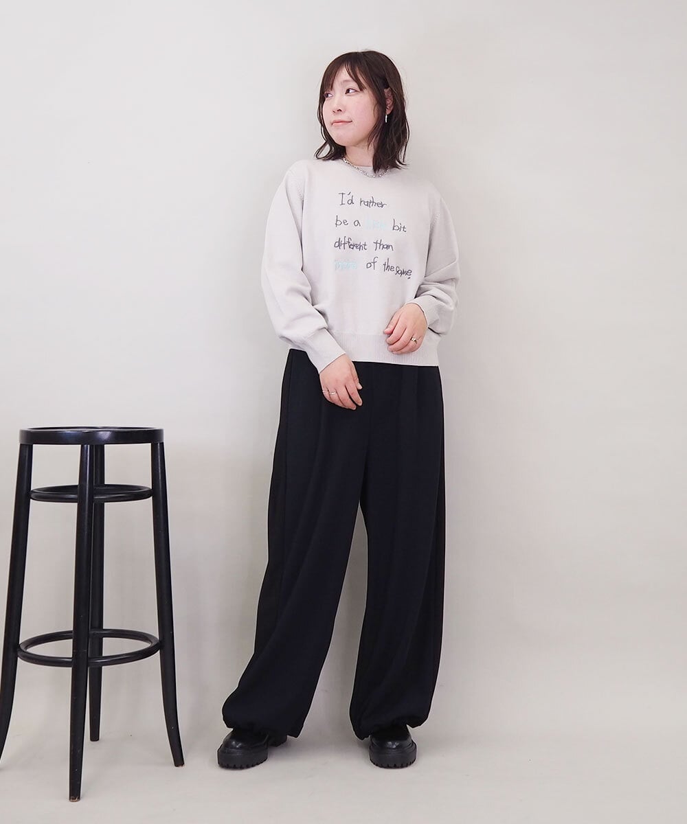 ZMFCE12120 al'aise modulation(アレーズモジュレーション) 【洗える】手書き風メッセージ刺繍ニット ベージュ