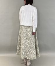 ZMFCE23155 al'aise modulation(アレーズモジュレーション) 【洗える】フロントロゴデザインニットプルオーバー ホワイト