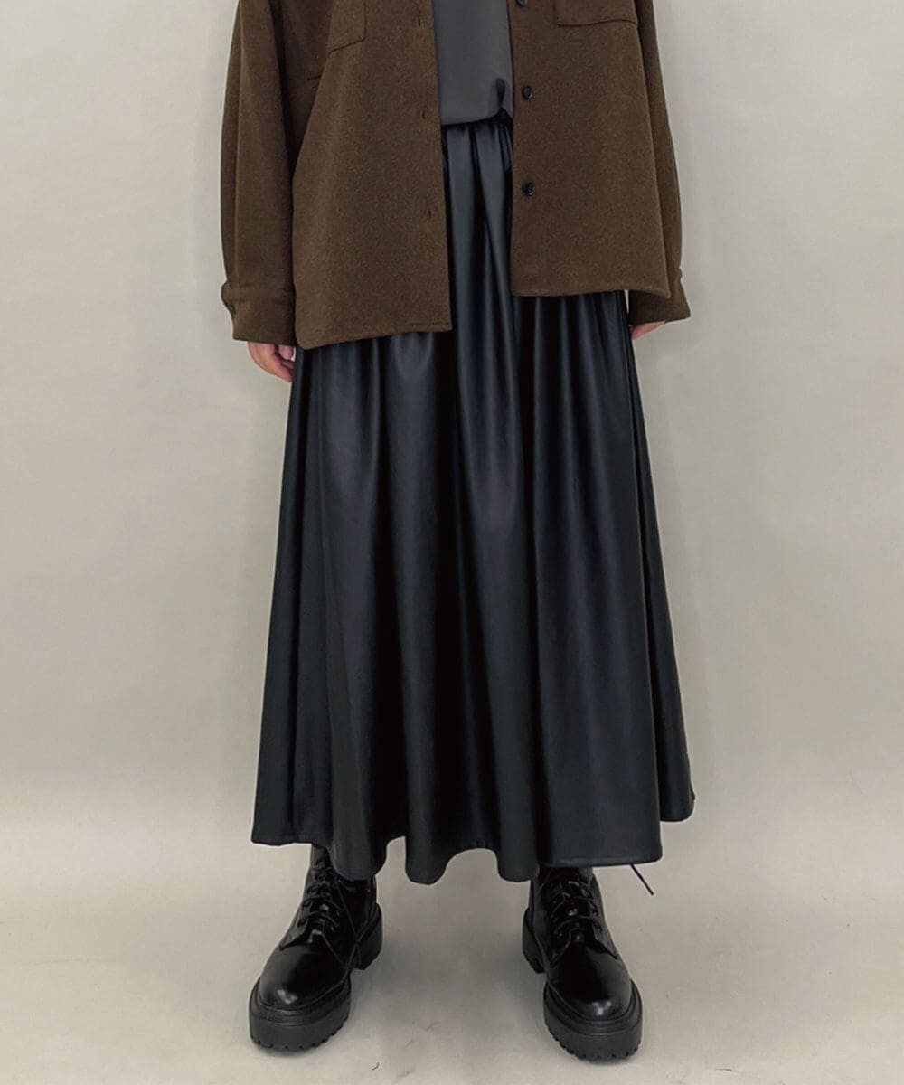 ZMHAE30130 al'aise modulation(アレーズモジュレーション) ウエストギャザーフェイクレザースカート ブラック