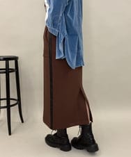 ZMHAE31130 al'aise modulation(アレーズモジュレーション) レザーポイントデザインタイトスカート ブラウン