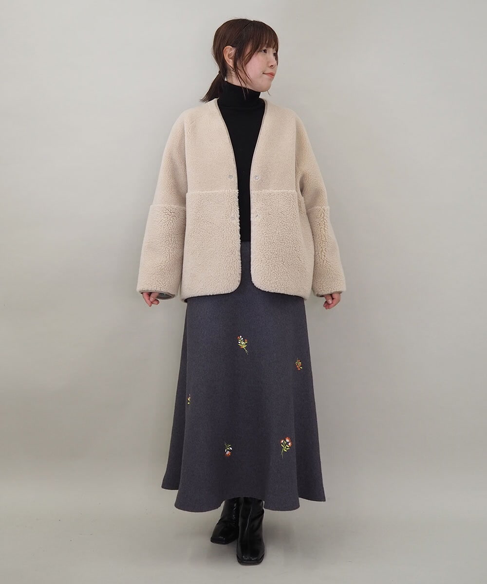 ZMHCE01136 al'aise modulation(アレーズモジュレーション) 【セットアップ対応・洗える】フラワー刺繍フレアニットスカート グレー