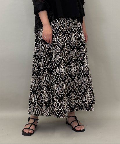 ZMHGE29091 al'aise modulation エンブロイダリーフレアスカート