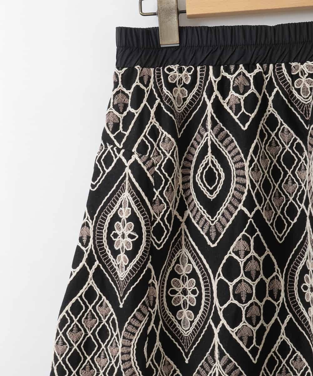 ZMHGE29091 al'aise modulation(アレーズモジュレーション) エンブロイダリーフレアスカート ブラック