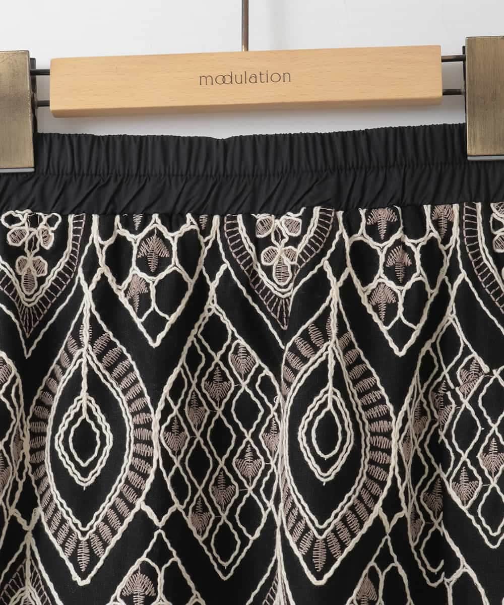 ZMHGE29091 al'aise modulation(アレーズモジュレーション) エンブロイダリーフレアスカート ブラック