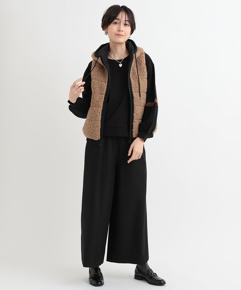 ZMJAB30179 al'aise modulation(アレーズモジュレーション) 中綿入りボアフーディーベスト ベージュ