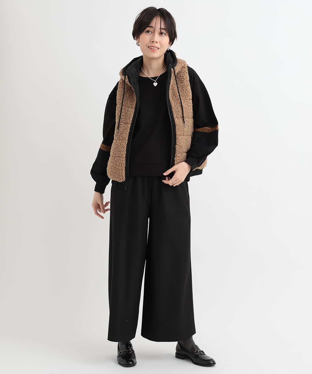 ZMJAB30179 al'aise modulation(アレーズモジュレーション) 中綿入りボアフーディーベスト ベージュ