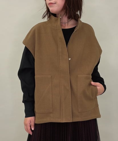 ZMJAE17148 al'aise modulation スリーブレスデザインジャケット