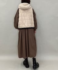 ZMJAE22179 al'aise modulation(アレーズモジュレーション) フード付きボアジップベスト ベージュ