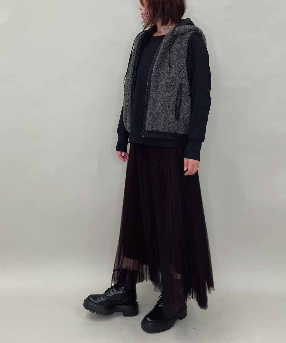 ZMJAE22179 al'aise modulation(アレーズモジュレーション) フード付きボアジップベスト ダークグレー