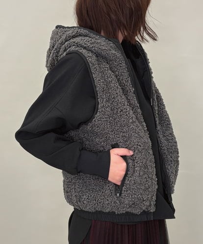 ZMJAE22179 al'aise modulation フード付きボアジップベスト