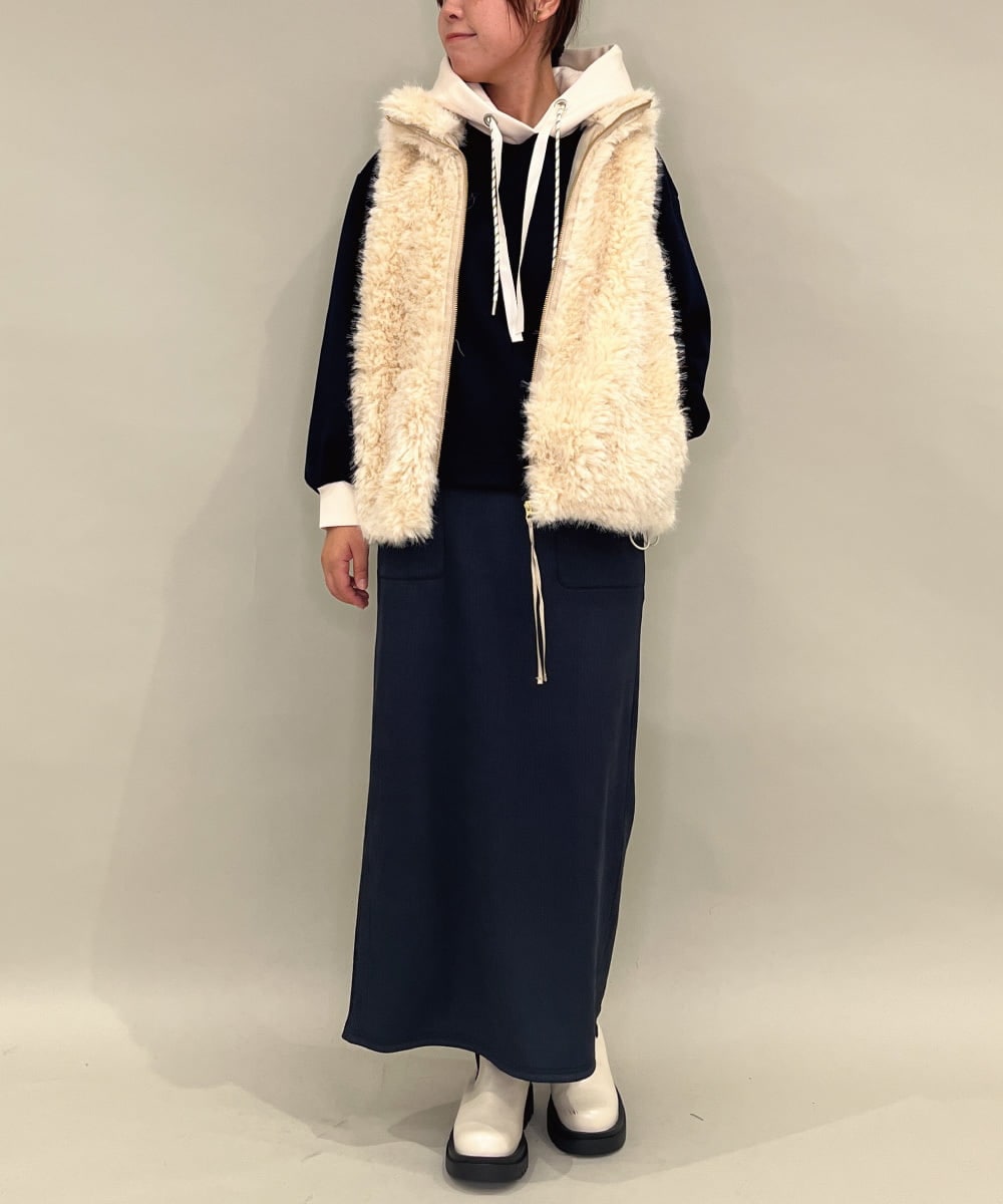 ZMJAE25150 al'aise modulation(アレーズモジュレーション) フェイクファージップアップデザインベスト ベージュ