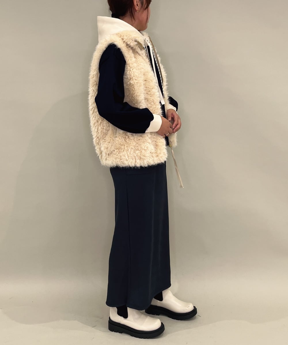 ZMJAE25150 al'aise modulation(アレーズモジュレーション) フェイクファージップアップデザインベスト ベージュ