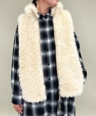 ZMJAE25150 al'aise modulation(アレーズモジュレーション) フェイクファージップアップデザインベスト ベージュ