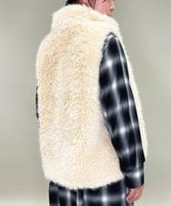 ZMJAE25150 al'aise modulation(アレーズモジュレーション) フェイクファージップアップデザインベスト ベージュ