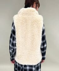 ZMJAE25150 al'aise modulation(アレーズモジュレーション) フェイクファージップアップデザインベスト ベージュ