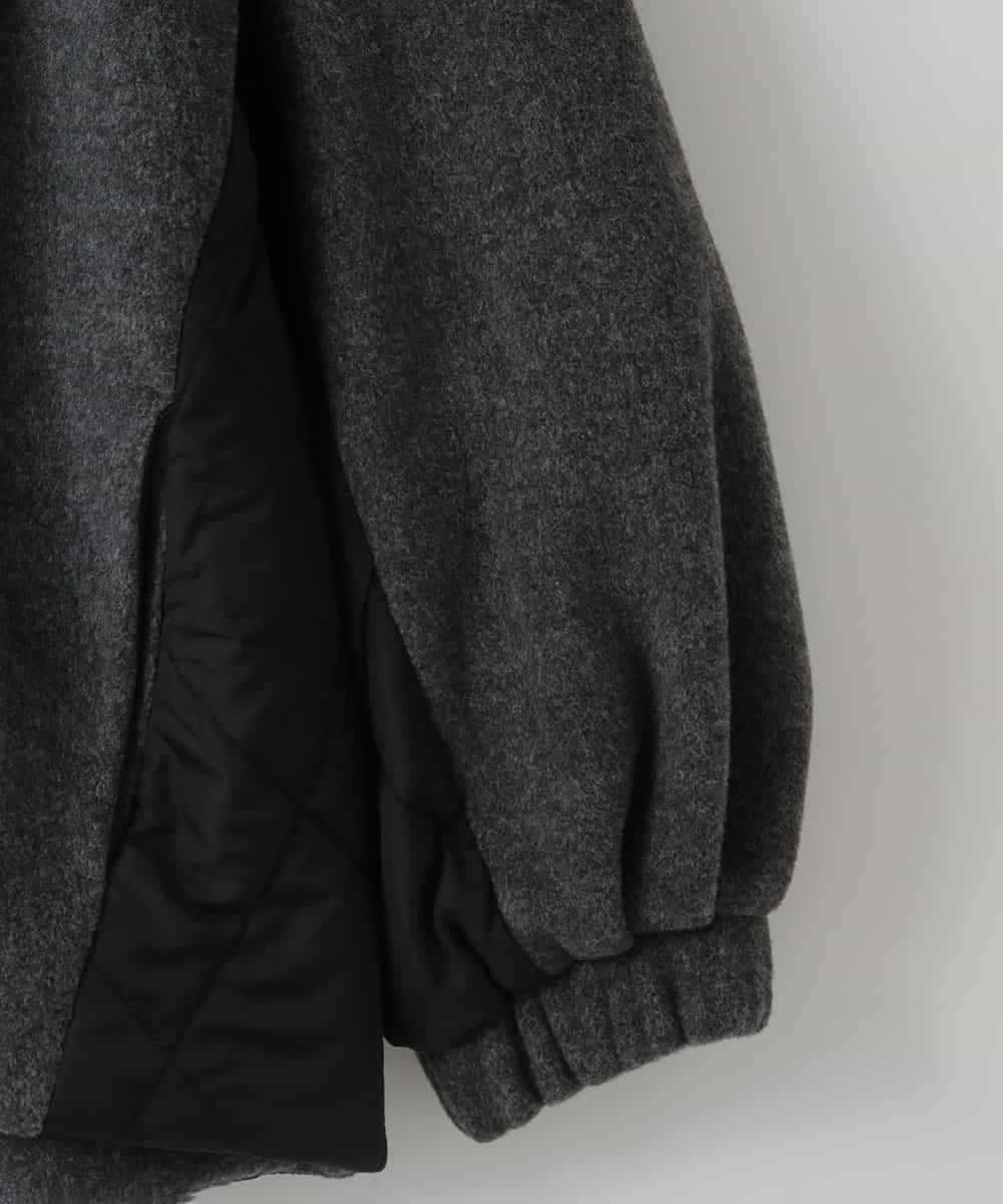 ZMJAE30150 al'aise modulation(アレーズモジュレーション) 異素材切り替えノーカラージップブルゾン ダークグレー