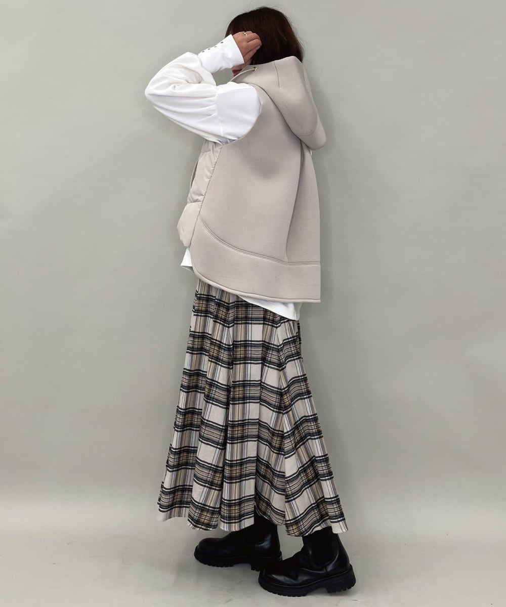 ZMJAE38138 al'aise modulation(アレーズモジュレーション) 切り替えデザインダウンベスト アイボリー