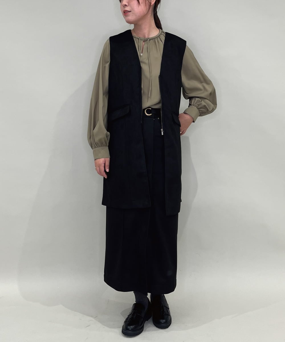 ZMJAE39118 al'aise modulation(アレーズモジュレーション) 【セットアップ対応】バックフリルスエードライクジレ ブラック