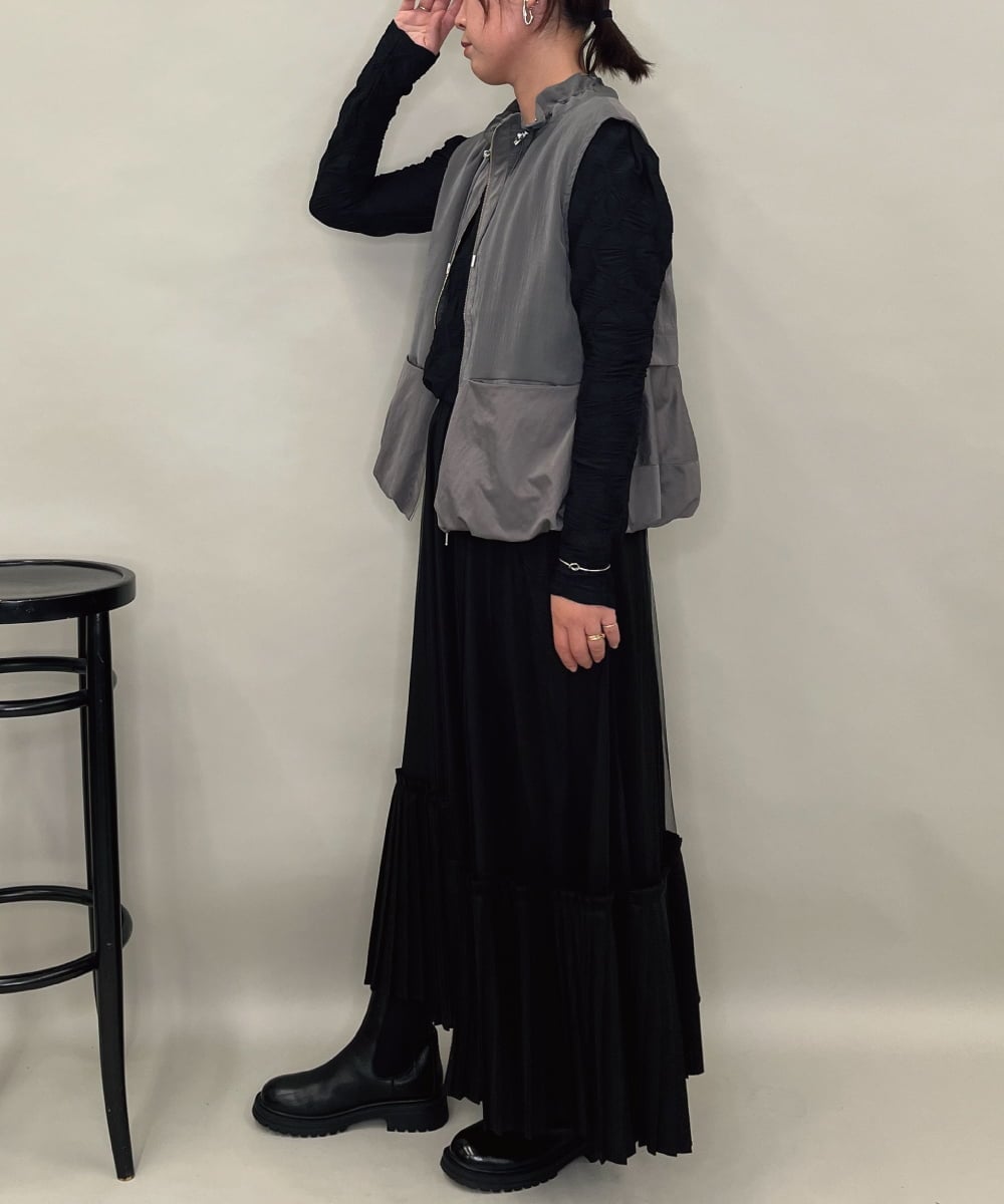 ZMJAE40120 al'aise modulation(アレーズモジュレーション) バルーンヘムノースリーブブルゾン ダークグレー