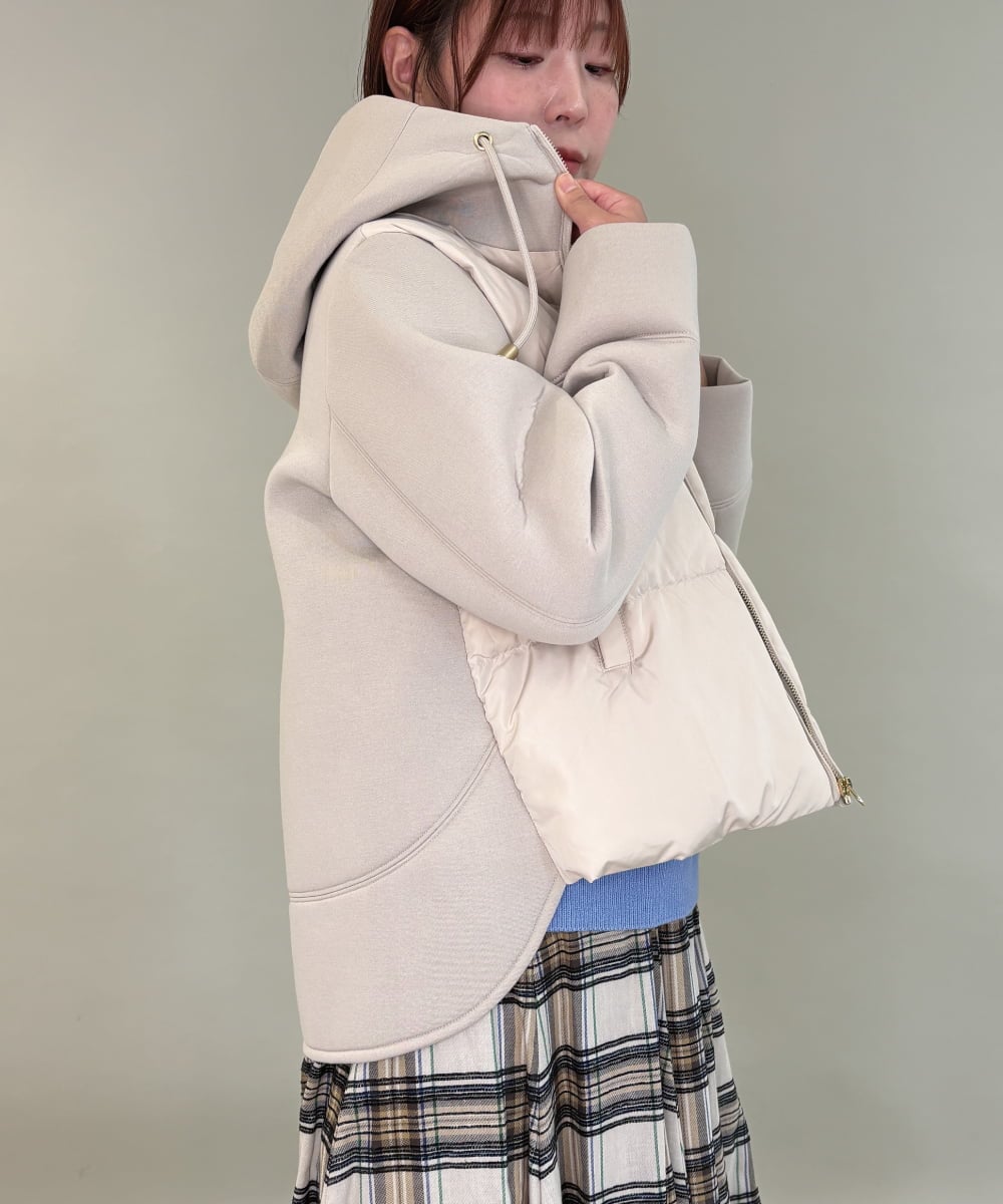 ZMJAE45158 al'aise modulation(アレーズモジュレーション) 異素材ジョイントフーディーブルゾン アイボリー