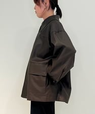 ZMJAE48240 al'aise modulation(アレーズモジュレーション) フラップポケットフェイクレザージャケット ブラウン