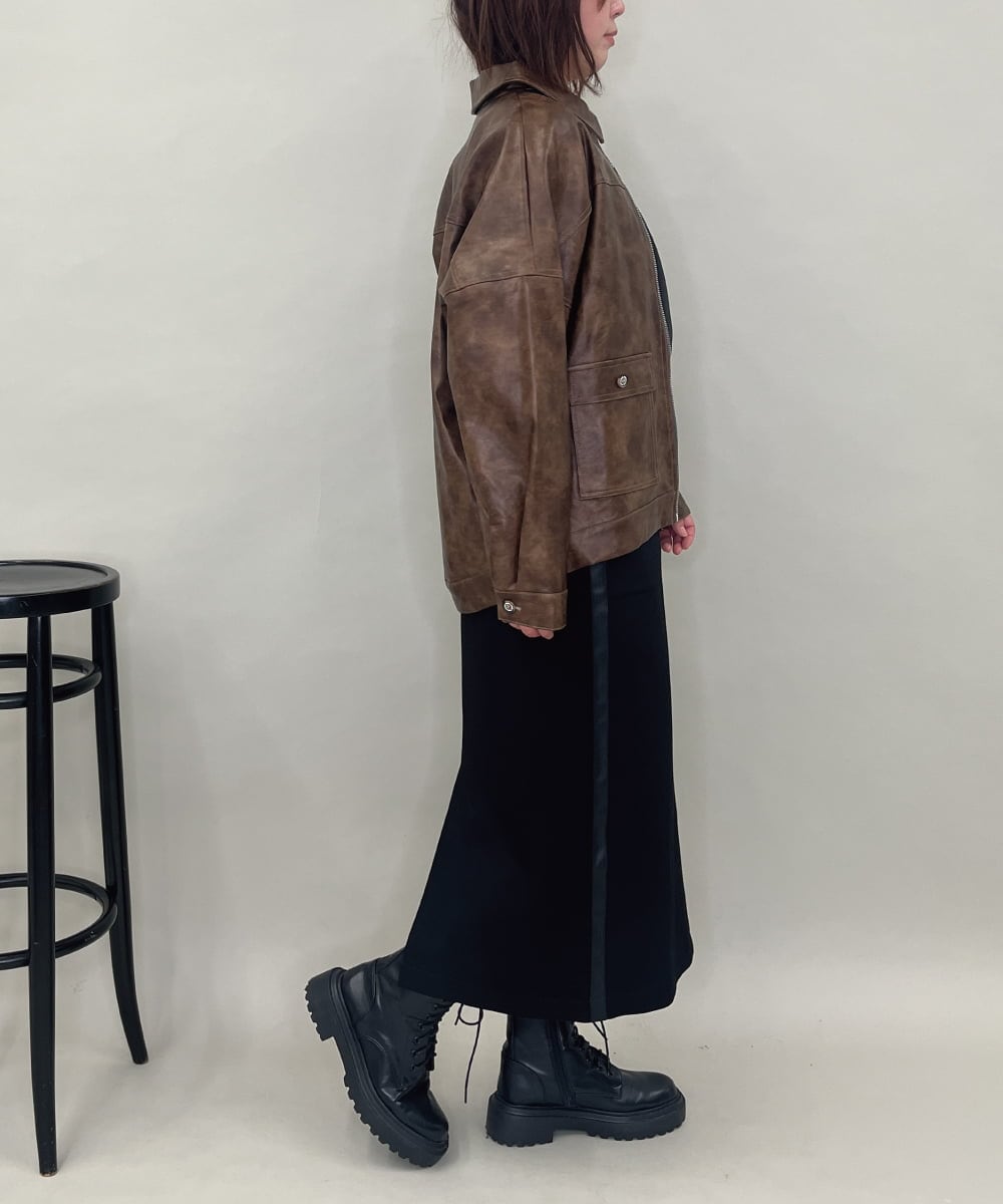 ZMJAE50168 al'aise modulation(アレーズモジュレーション) フェイクレザージップジャケット ブラウン