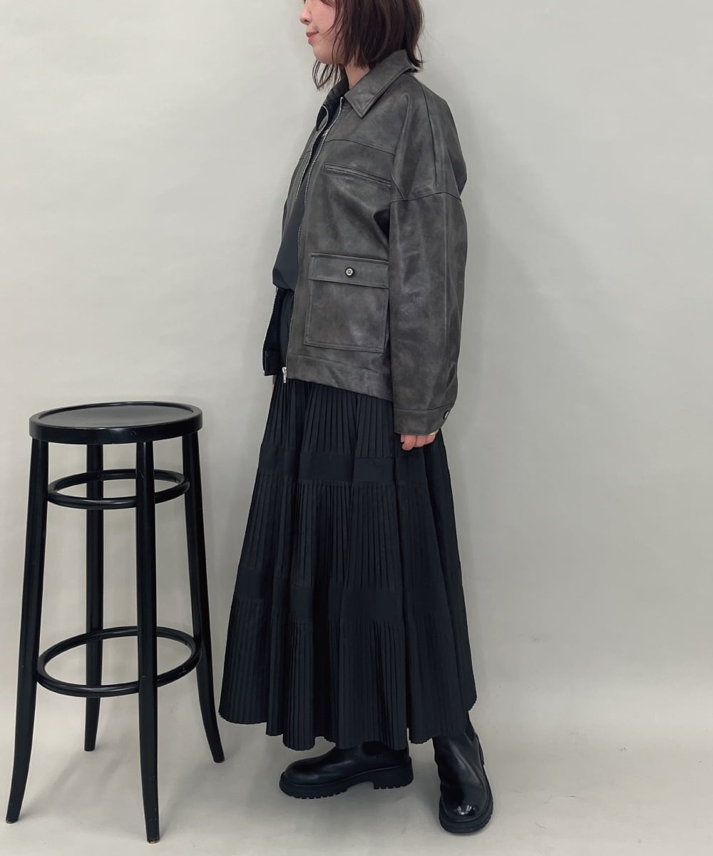 ZMJAE50168 al'aise modulation(アレーズモジュレーション) フェイクレザージップジャケット ブラック