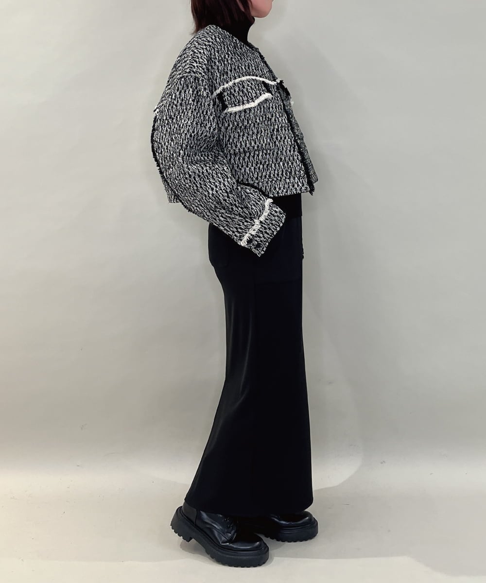 ZMJAE54290 al'aise modulation(アレーズモジュレーション) フリンジツイードショートジャケット ブラック