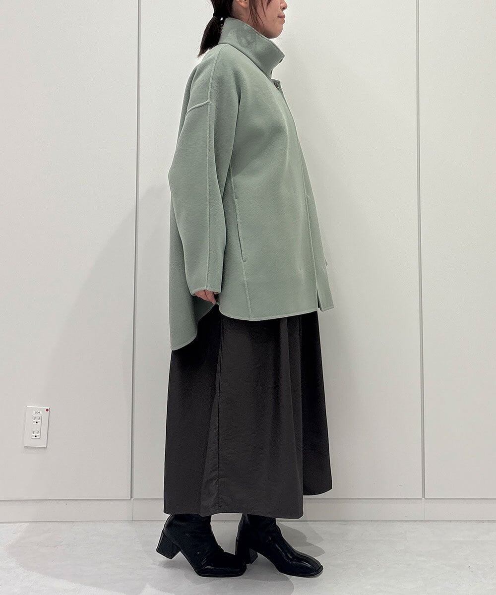 ZMJCE24430 al'aise modulation(アレーズモジュレーション) ワンボタンスタンドカラーコート グリーン