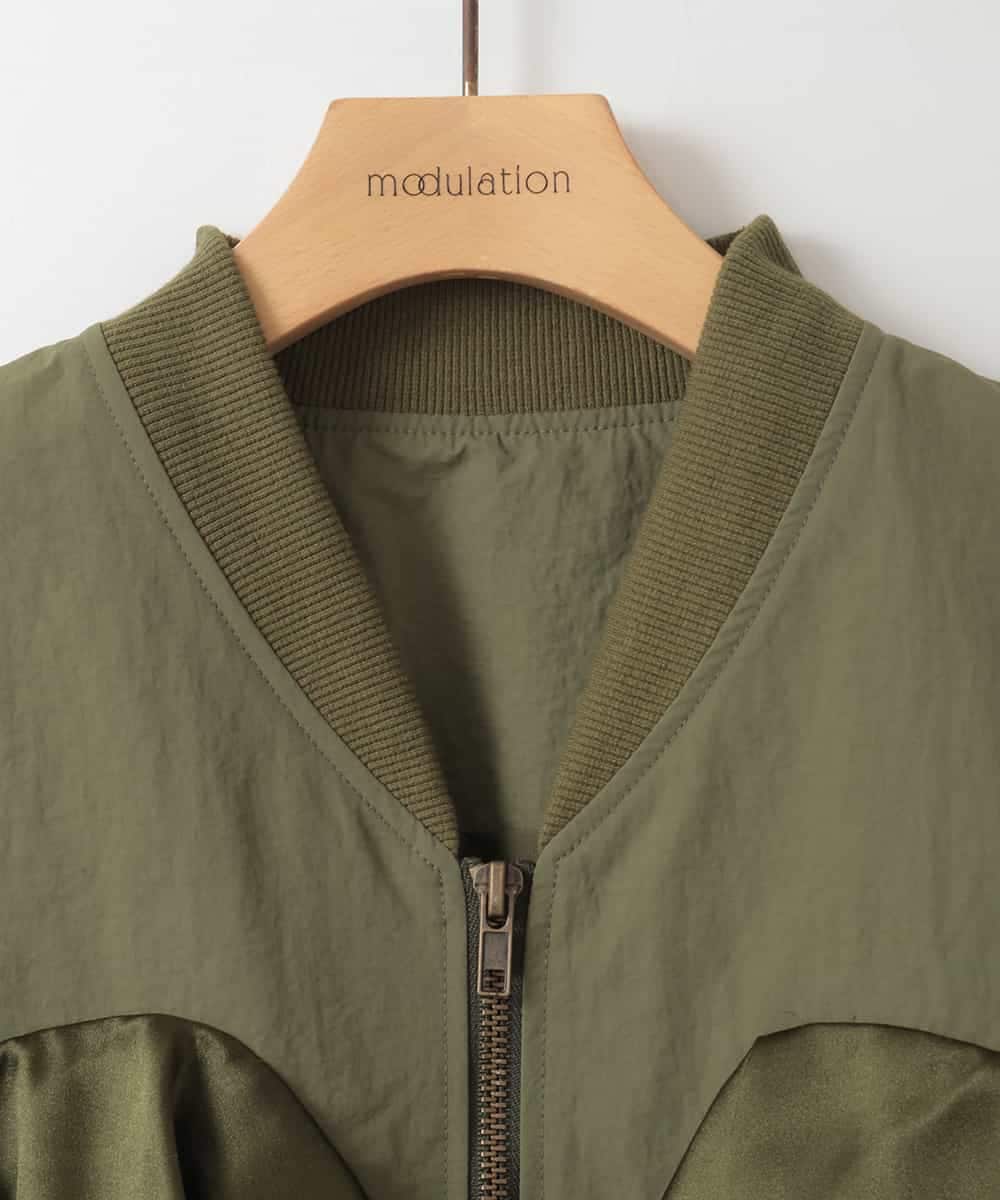 ZMJEE04180 al'aise modulation(アレーズモジュレーション) フリルMA-1ブルゾン カーキ