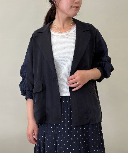 ZMJGE19180 al'aise modulation ギャザースリーブデザインジャケット