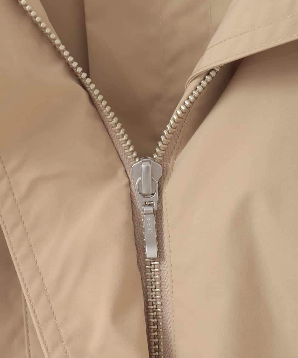 ZMJGE32135 al'aise modulation(アレーズモジュレーション) 【撥水/花粉ガード/洗える】スタンドカラーショートトレンチコート ベージュ