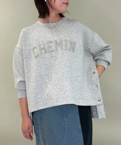 ZMKAE04098 al'aise modulation ロゴスポンディッシュプルオーバー