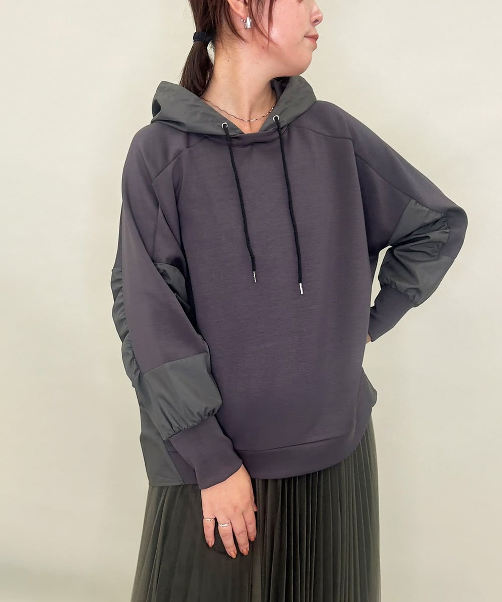 ZMKAE22099 al'aise modulation(アレーズモジュレーション) 布帛ジョイントフーディーパーカー ダークグレー