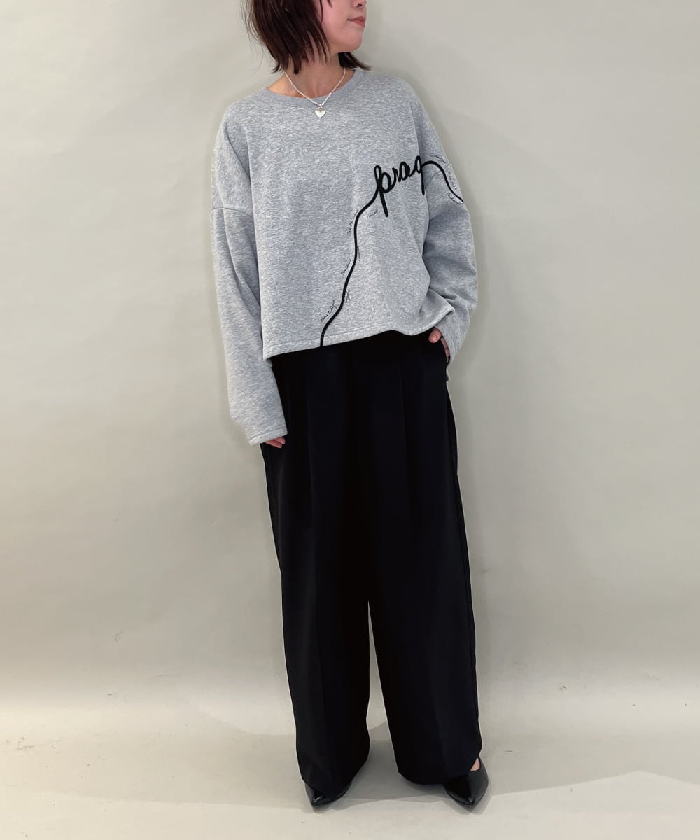 ZMKAE23119 al'aise modulation(アレーズモジュレーション) コード刺繍ロングテールプルオーバー ライトグレー