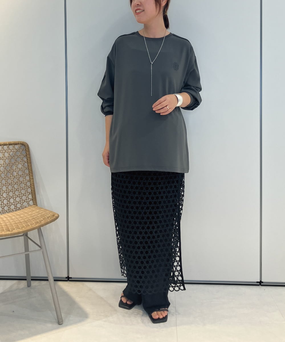 ZMKAE25120 al'aise modulation(アレーズモジュレーション) ラインスリーブカットプルオーバー ダークグレー