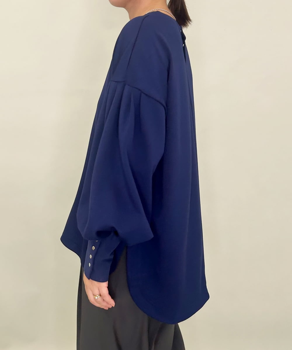 ZMKAE27089 al'aise modulation(アレーズモジュレーション) カフスポイントボリューム袖プルオーバー ネイビー